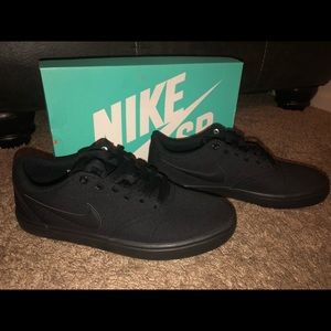 Mens Size 9.5 Black Nike SB